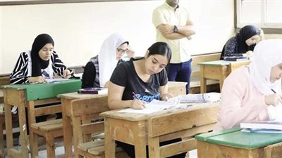 31 لجنة تستقبل 9700 طالب وطالبة بامتحانات الثانوية العامة بالإسماعيلية 