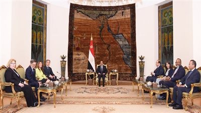 تفاصيل لقاء السيسي وبلينكن.. بحث تطورات الجهود المشتركة للتوصل إلى وقف إطلاق النار بغزة وتبادل الأسرى.. مناقشة الجهود المصرية لإنفاذ المساعدات الإنسانية.. ويؤكدان على متانة الشراكة الاستراتيجية