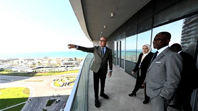 نائب رئيس جمهورية غينيا الاستوائية يتفقد مشروعات مدينة العلمين الجديدة