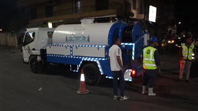 مياه الأقصر: تطهير مطابق الصرف بشارع خالد بن الوليد استعدادا لعيد الأضحى