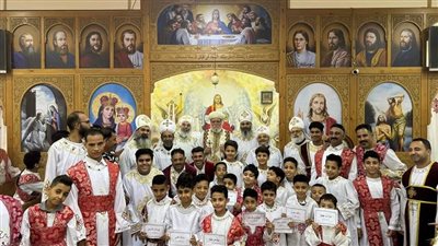 الأنبا أكليمندس يرسم 20 شماسا جديدا لكنيسة القديسة دميانة