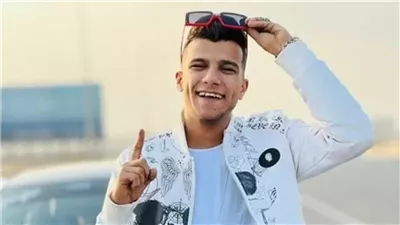 وصول أسرة ضحية عصام صاصا لحضور أولى جلسات محاكمة مطرب المهرجانات 