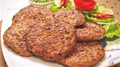 طريقة عمل برجر اللحم بالطريقة التركية، سهلة وغير مكلفة