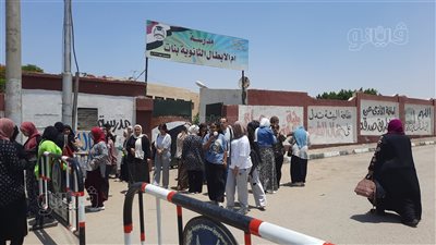 9744 طالبا وطالبة بالثانوية العامة بالإسماعيلية يؤدون اليوم امتحان الاقتصاد والإحصاء