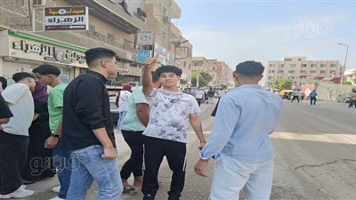 بعلامة النصر، تفاؤل طلاب الثانوية العامة بالشرقية قبل دخول لجان الامتحانات (صور)