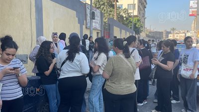 التعليم تحدد هوية الطلاب المتورطين في تصوير أسئلة امتحان الاقتصاد 