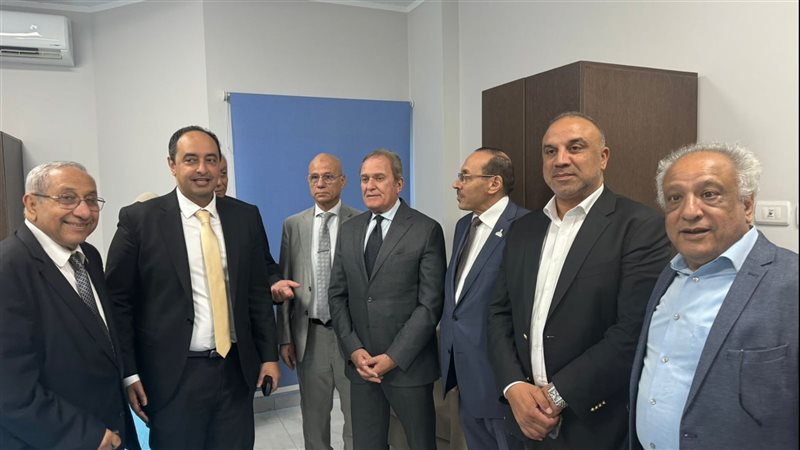 وفد برلمانى يزور