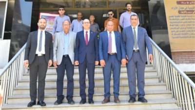 رئيس جامعة أسيوط: فريق مدرب من الصيادلة لتجهيز أدوية أطفال الأورام بعد علاج الكيماوي 