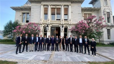 وزير الصناعة يبحث تعزيز التعاون الاقتصادي مع تركيا