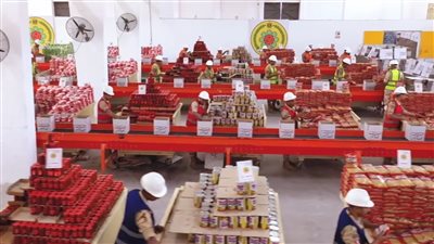 القوات المسلحة توزع كميات كبيرة من الحصص الغذائية على المواطنين بنصف قيمة التكلفة