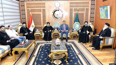 محافظ الدقهلية يستقبل وفد الكنيسة القبطية للتهنئة بعيد الأضحى المبارك (صور) 