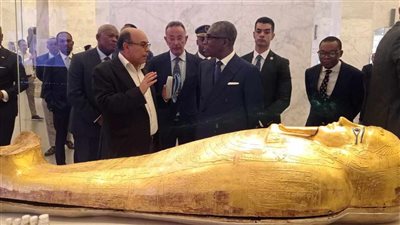 وفد رفيع المستوى من جمهورية غينيا الاستوائية يزور المتحف القومي للحضارة