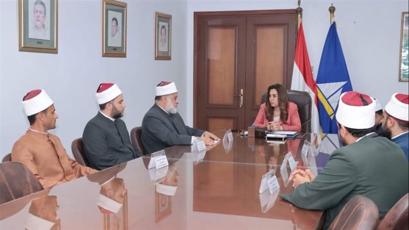 محافظ دمياط تستقبل