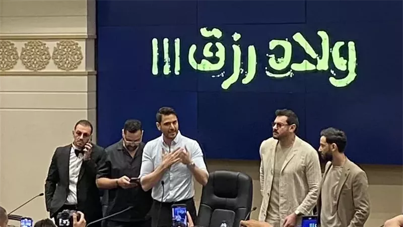 الفنان أحمد عز وأسرة