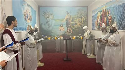 الأنبا تيموثاوس يدشن معمودية كنيسة الصليب بأرض الفرح