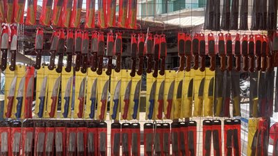 تعرف على الفرق بين أنواع السكاكين واستخداماتها في الأسواق؟ (فيديو وصور)