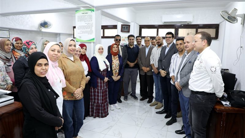 محافظ الشرقيةيُهنئ