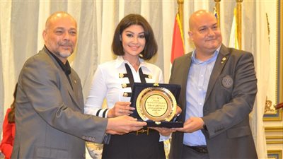 أروى جودة تحتفي بتكريمها بالإسكندرية عن دورها في 