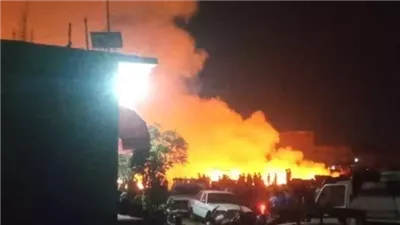 النيران وصلت إلى عنان السماء، حريق هائل بمنطقة الزرايب في البراجيل بالجيزة (فيديو)