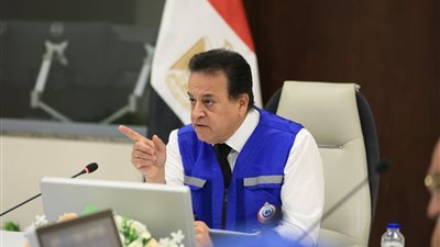 وزير الصحة يكلف بالالتزام بجداول نوبتجيات العيد للفرق الطبية والتعامل مع موجة الطقس الحار