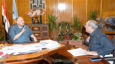 محافظ أسيوط يوجه الإصلاح الزراعي بتكثيف منافذ السلع المتنقلة في الميادين 