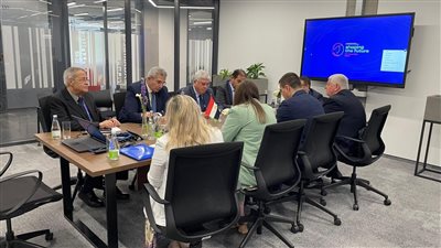 وزير التعليم العالي يلتقي نظيره البيلاروسي لبحث سُبل التعاون