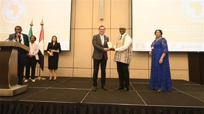 مصر للطيران تشارك فى احتفالية 