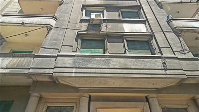 للمرة الثالثة خلال ساعات، تساقط أجزاء من عقار مأهول بالسكان في الإسكندرية (صور) 