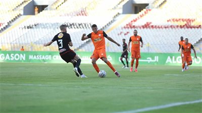 فاركو يحرز هدف التعادل في مرمى الأهلي 