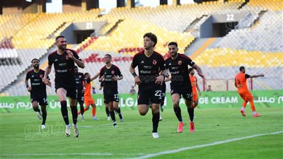 لقطة المباراة، إمام عاشور ينادي على أفشة للاحتفال معه بهدفه بشباك فاركو (فيديو)