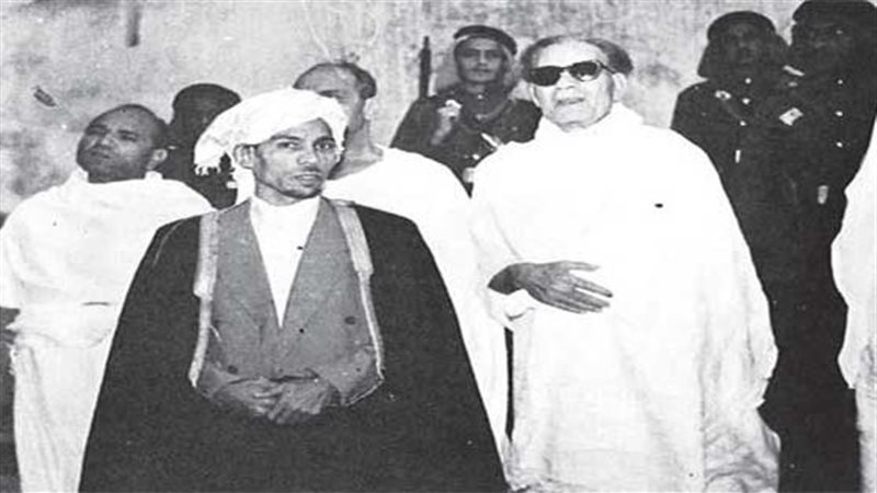 الدكتور طه حسين اثناء