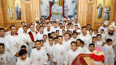 إيبارشية طما تحتفل برسامة شمامسة في احتفالات بعيد يسى ميخائيل