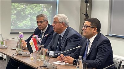 على أرض روسية، عاشور يبحث مع وزير التعليم الإماراتي سبل تعزيز التعاون