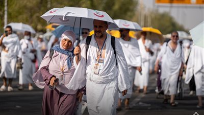 درجة الحرارة 72، إصابة 81 حاجا بالإجهاد وضربة شمس (فيديو وصور)