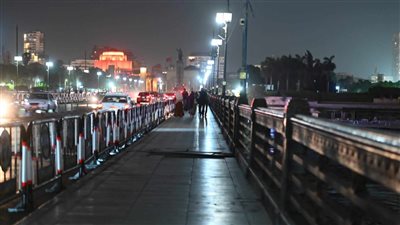 إقبال ضعيف على كورنيش النيل بوسط البلد ليلة العيد (صور)