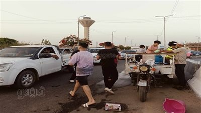 بمناسبة صيام يوم عرفة، توزيع وجبات الإفطار للمسافرين بالشرقية (فيديو وصور)