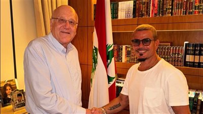 رئيس الوزراء اللبناني يستقبل عمرو دياب قبل حفله في بيروت 