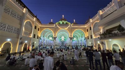 توافد المصلين على مسجد الصديق لتأدية صلاة عيد الأضحى (فيديو وصور) 