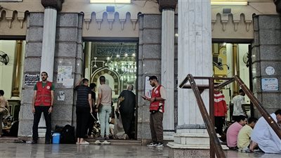 التكبيرات في كل مكان، توافد المواطنين على مسجد النصر بالمنصورة لأداء صلاة العيد (بث مباشر)