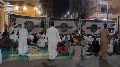 بالبالونات الملونة، أهالي الإسكندرية يحتفلون بعيد الأضحى بمسجد أبو العباس (بث مباشر)