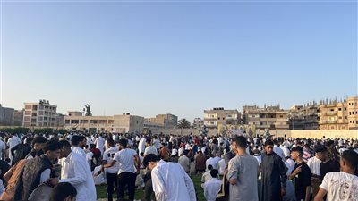 الآلاف من أهالي شمال سيناء يؤدون صلاة عيد الأضحى المبارك (فيديو وصور)