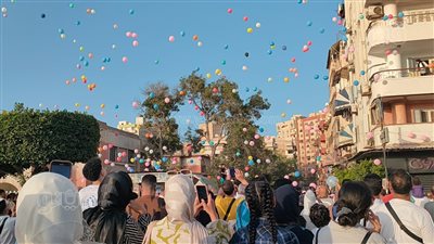 بألوان البهجة، سماء بورفؤاد تتزين بشلالات بالونات الفرحة بعد صلاة عيد الأضحى (صور)