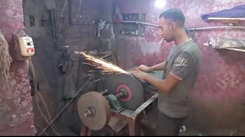 ورشة سن السكاكين