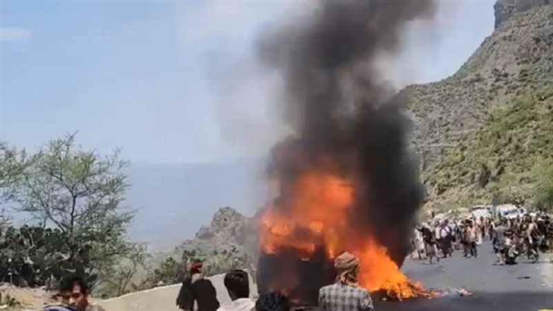  احتراق باص يقل مسافرين