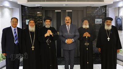 وفود كنسية تقدم التهنئة لمحافظ أسوان بمناسبة عيد الأضحى (صور) 