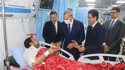 محافظ القليوبية يرسم البهجة على وجوه الأيتام والمسنين والمرضى بأول أيام العيد (صور) 