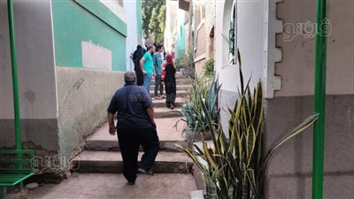 أهالي المنوفية يتوافدون على زيارة المقابر بأول أيام عيد الأضحى (بث مباشر)