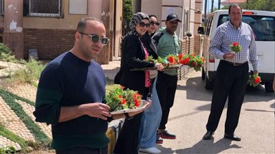 رأس البر تستقبل الزائرين بالورود للاحتفال بأول أيام عيد الأضحى (صور)