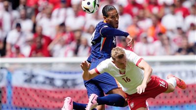 75 دقيقة، التعادل الإيجابي يسيطر على مباراة هولندا وبولندا 