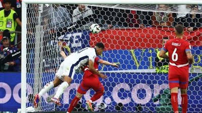 إنجلترا تتقدم بهدف نظيف على صربيا بعد مرور 30 دقيقة 